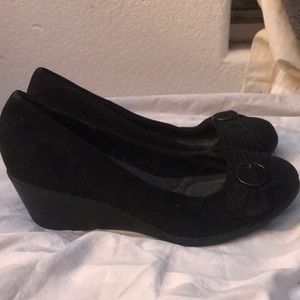 Black plain heels